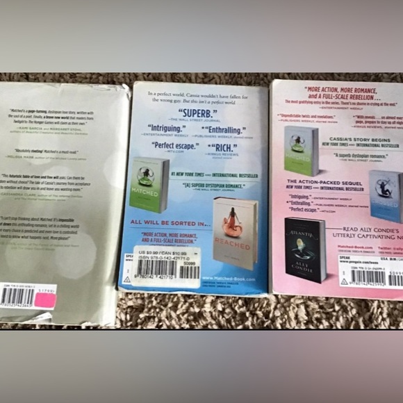 Ally Condie's Matched Trilogy Series (Set Includes: Matched, Crossed & Reached) - Picture 3 of 3